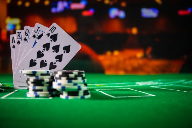 panutan slot mobile app interface showing slot games and live casino options